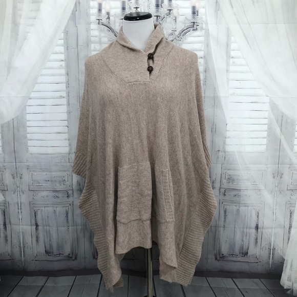 Love Stitch Small Poncho Sweater Cap Pocket Tan - Picture 1 of 13